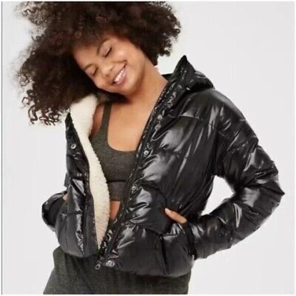 Offline By Aerie Sherpa Lined Puffer Jacket Womens Size M - Picture 1 of 11